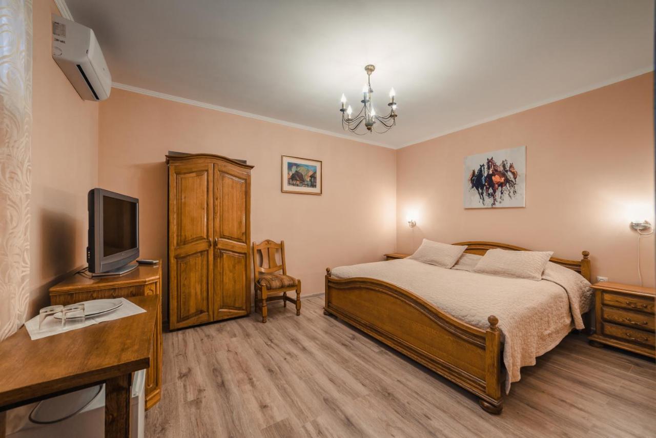 Готель «Вишневий Сад» Moukatcheve Extérieur photo